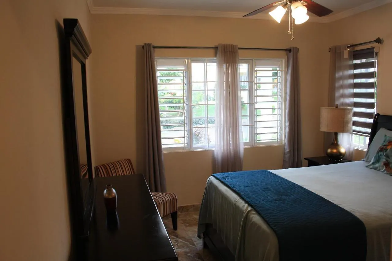 Soleil Palm View Villa Priory 0*,  ジャマイカ