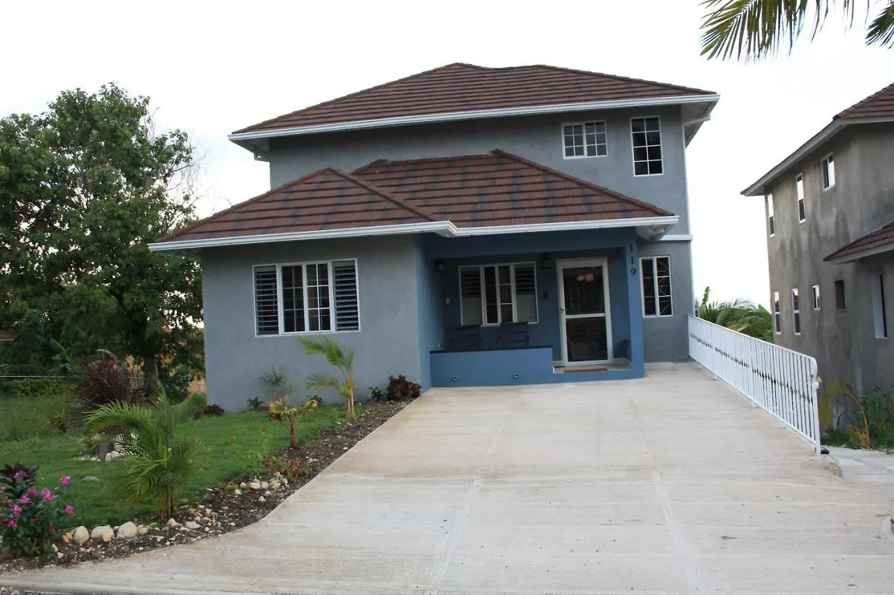 Soleil Palm View Villa Priory 0*,  ジャマイカ
